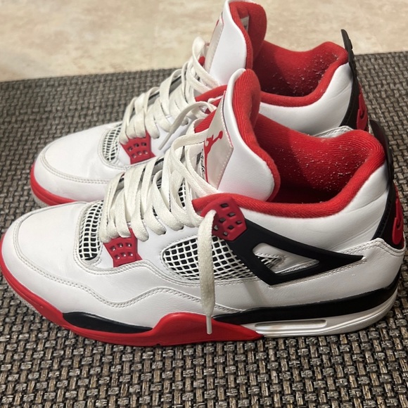 jordan retro 4 fire reds